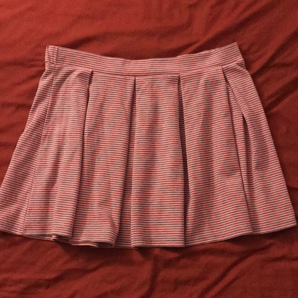 American Eagle Pleated Skirt size L